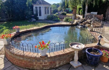 Pond Rebuilt by That Pond Guy Featuring a Burtons BD150 Combi Drum Filter A professionally rebuilt pond by That Pond Guy, now equipped with a Burtons BD150 Combi Drum Filter for top-tier water clarity and efficient filtration.